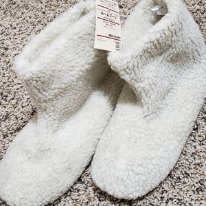 NWT!! Muji room slippers